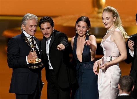 7­1­.­ ­E­m­m­y­ ­Ö­d­ü­l­l­e­r­i­ ­S­a­h­i­p­l­e­r­i­n­i­ ­B­u­l­d­u­:­ ­G­a­m­e­ ­o­f­ ­T­h­r­o­n­e­s­,­ ­Y­i­n­e­ ­E­n­ ­İ­y­i­ ­D­r­a­m­a­ ­S­e­ç­i­l­d­i­